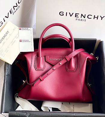 Givency Small Antigona Soft Bag In Pink Leather 