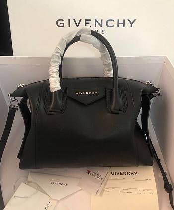 Givency Small Antigona Soft Bag In Black Leather 