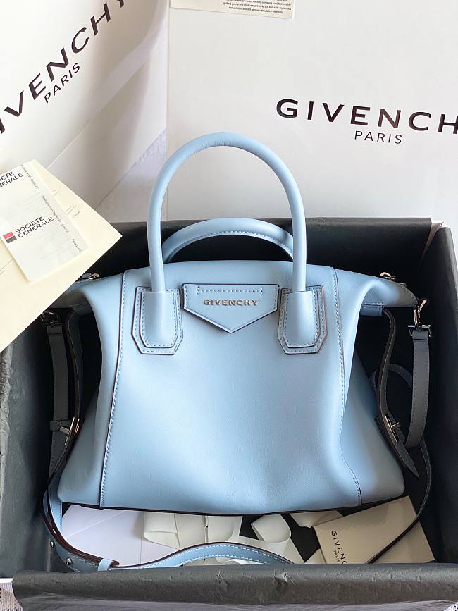 Givency Small Antigona Soft Bag In Blue Leather - 1