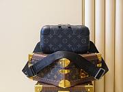 Louis Vuitton Horizon Clutch Monogram Eclipse M45579 - 1