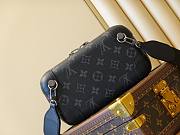 Louis Vuitton Horizon Clutch Monogram Eclipse M45579 - 5