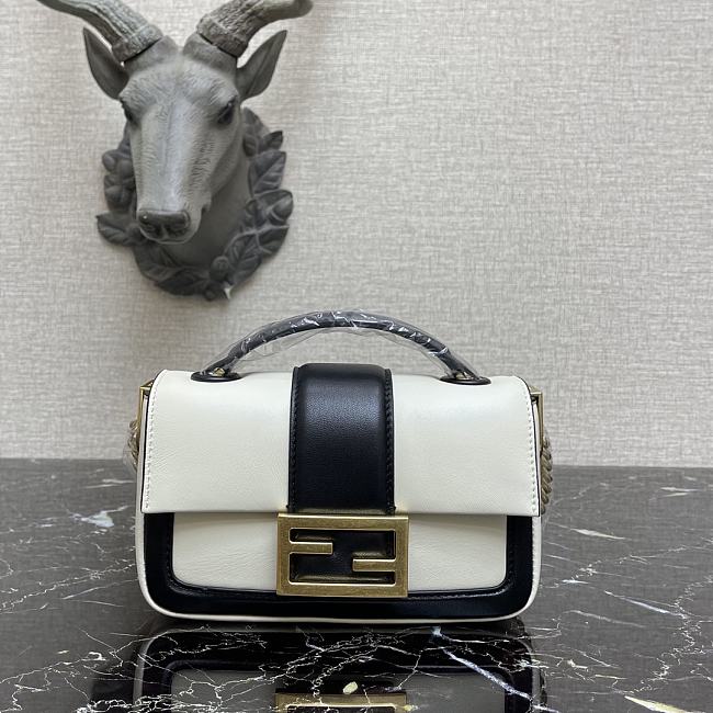 Fendi Baguette chain white leather bag 19cm 8BR783 - 1