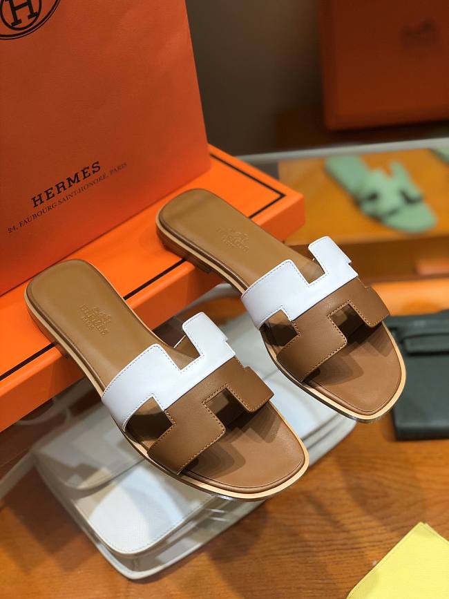 Hermes Slippers White/ Brown - 1