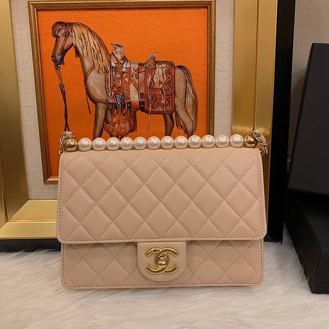 Chanel pearl Woc leather rhombic flap bag in beige  - 1