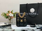 Chanel 19 case phone black leather - 1