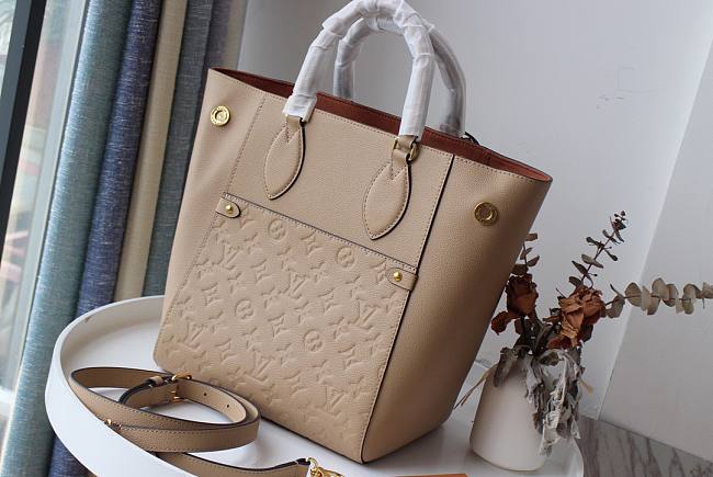 Louis Vuitton Fold Tote MM Monogram in Beige M45409 - 1