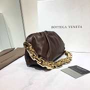 Bottega Veneta The Chain Pouch brown shoulder bag - 4