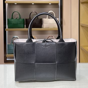 Bottega Veneta Intrecciato lamp skin tote black bag 609175