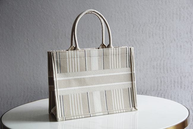 Dior book tote in cream 41cm - 1