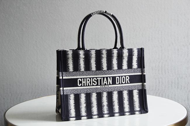 Dior book tote in blue 41 cm - 1