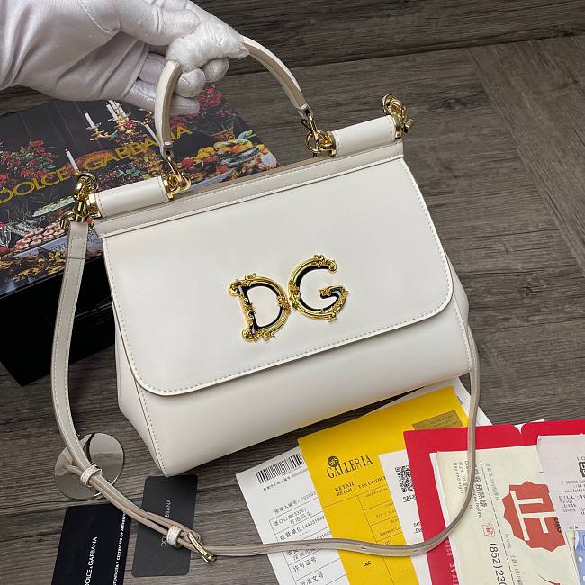 DG dauphine leather Sicily bag in White 25cm - 1