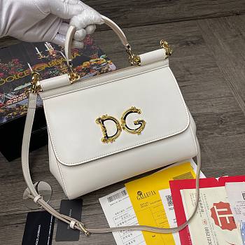 DG dauphine leather Sicily bag in White 25cm