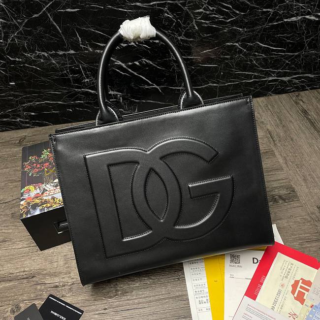 Dolce & Gabbana Beatrice DG black leather tote bag - 1