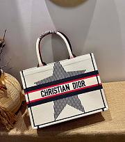 Dior Tote Book Emroided White Star 36cm - 2