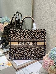 Dior Tote Book Maria Grazia Chiuri Yellow 41cm - 1