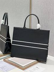 Dior tote book in black leather 41cm - 6