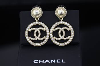 Chanel pearl earings 