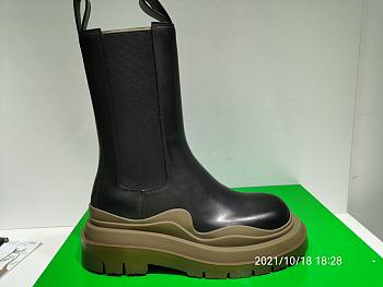 Bottega Veneta Boots in Black/ Brown