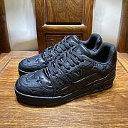 LV men shoes in black - 6