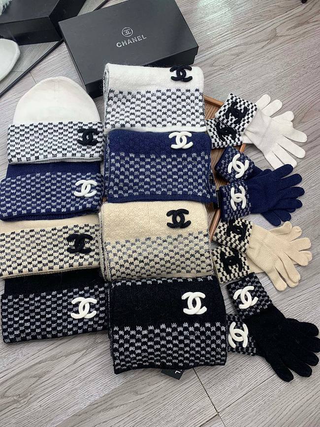 Chanel set hat and scarf  - 1