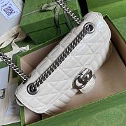 GG Marmont matelasse in white leather medium bag - 5