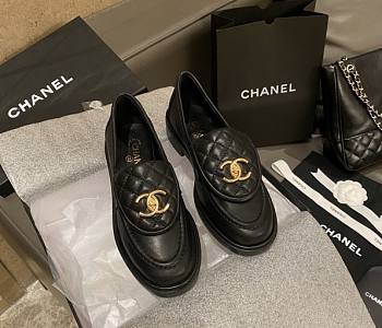 Chanel Flat Loafers White / Black / Beige 
