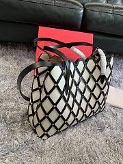 Valentino Garavani Beehive white tote bag - 5