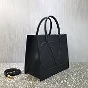 Valentino Leather Vlogo Walk Tote Bag in Black - 6