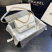 Chanel shoulder flap bag AS1459 in white - 5