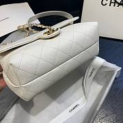 Chanel shoulder flap bag AS1459 in white - 2