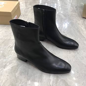 CL black leather boot