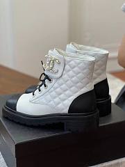 Chanel white CC boots - 5