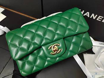 Chanel flap bag calfskin green leather gold hardware 25cm