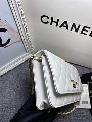 Chanel WOC white - 2