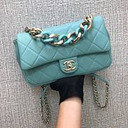 Chanel black big chain falp bag in blue lampskin - 4