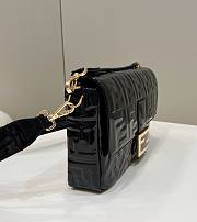 Fendi BAGUETTE patent black leather bag 32cm - 3