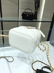 Chanel case white handle leather bag - 5