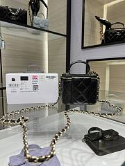 Chanel case black handle leather bag - 6