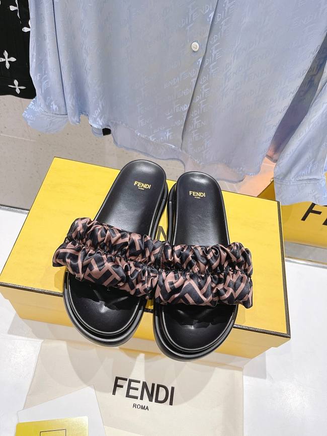 Fendi slippers 04 - 1