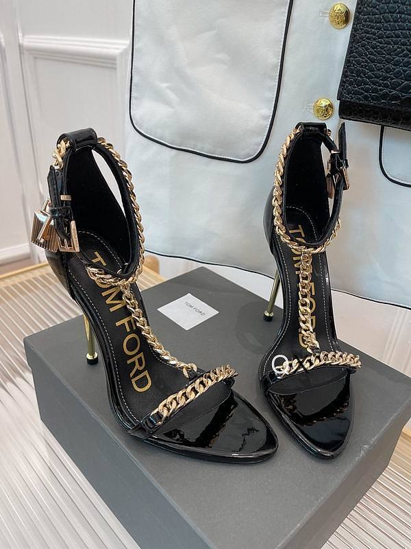 Tom Ford Padlock Chain Black patent heels - 1
