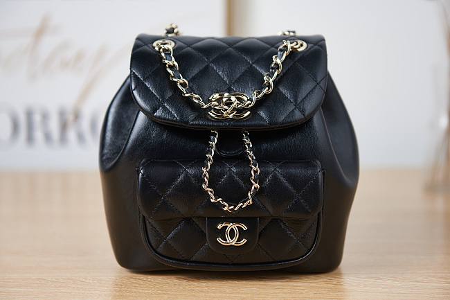 Chanel  black leather backpack - 1