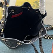 Valentino Garavani rockstud black leather bucket bag - 3