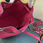 Valentino Garavani rockstud pink leather bucket bag - 4