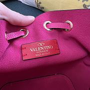 Valentino Garavani rockstud pink leather bucket bag - 3