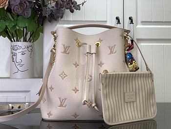 Louis Vuitton Neonoe MM White Monogram Bag - 26 x 26 x 17.5cm