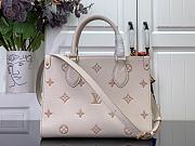 Louis Vuitton Onthego PM White Monogram - 19 x 11.5 x 25cm - 2