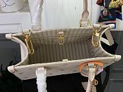 Louis Vuitton Onthego PM White Monogram - 19 x 11.5 x 25cm - 3