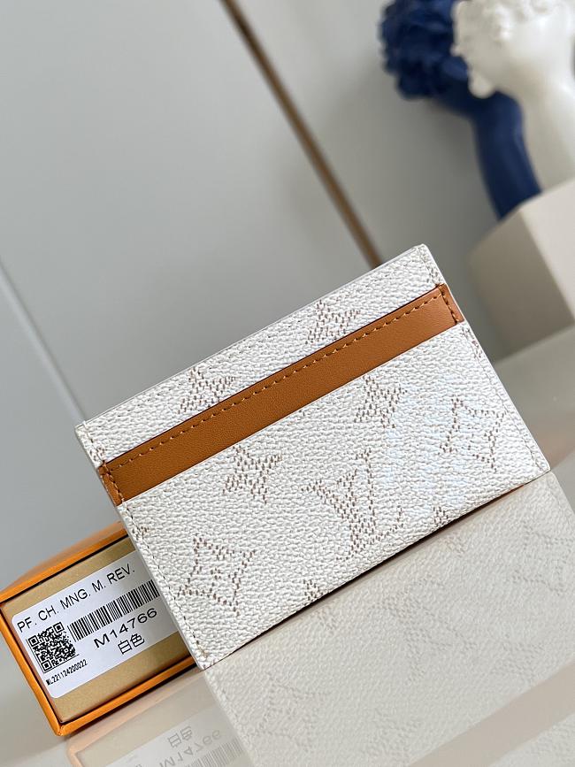 Louis Vuitton White Monogram Card Holder - 11 x 7 x 1.5cm - 1