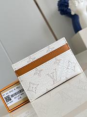 Louis Vuitton White Monogram Card Holder - 11 x 7 x 1.5cm - 1