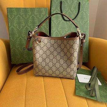 Gucci GG Emblem Small bucket bag in beige - 19x 18x 11cm